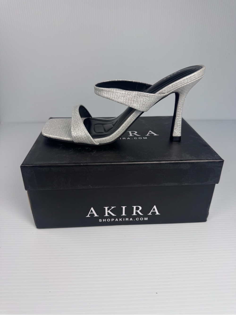 AKIRA Ramiro Silver Heels ✨ Strappy Metallic Stiletto Sandals Size 7 & 7.5 NIB